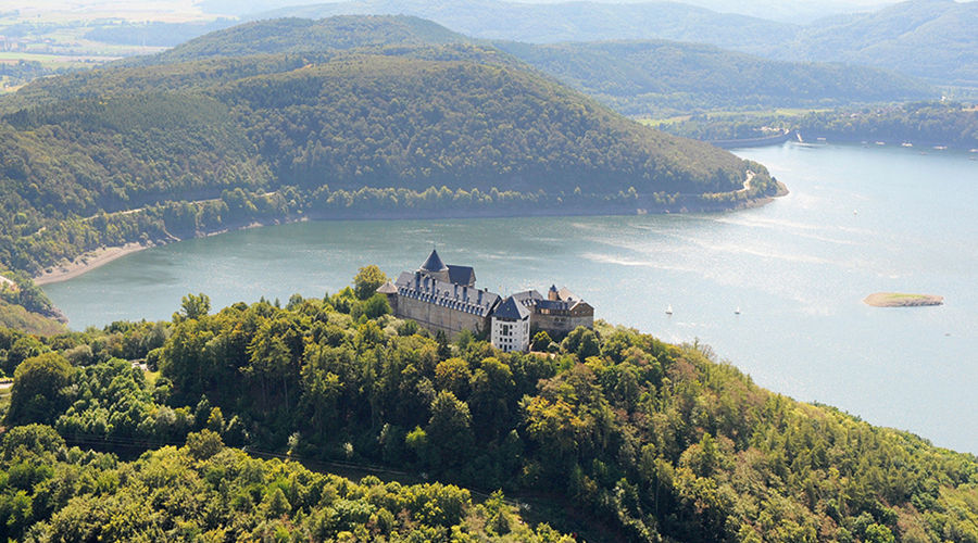 Vakantiepark Frankenau Schloss Waldeck Edersee 01.jpg